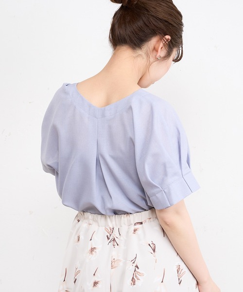 natural couture(ナチュラルクチュール)の「バー釦袖タックブラウス(シャツ/ブラウス・レディース・ブラック/サックスブルー/モカ/ストライプ/ライトベージュ/ピンク・FREE)」の11枚目の写真