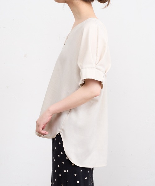 natural couture(ナチュラルクチュール)の「バー釦袖タックブラウス(シャツ/ブラウス・レディース・ブラック/サックスブルー/モカ/ストライプ/ライトベージュ/ピンク・FREE)」の20枚目の写真