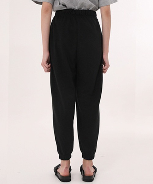 ODD STUDIO(オッドスタジオ)の「【ODD STUDIO】ODSD JOGGER PANTS / オッドスタジオ ODSD ワンポイント ロゴ ジョガー スウェットパンツ(スウェットパンツ・レディース・ブラック/グレー/オートミール・MEDIUM/LARGE)」の5枚目の写真