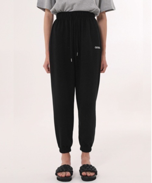 ODD STUDIO(オッドスタジオ)の「【ODD STUDIO】ODSD JOGGER PANTS / オッドスタジオ ODSD ワンポイント ロゴ ジョガー スウェットパンツ(スウェットパンツ・レディース・ブラック/グレー/オートミール・MEDIUM/LARGE)」の4枚目の写真