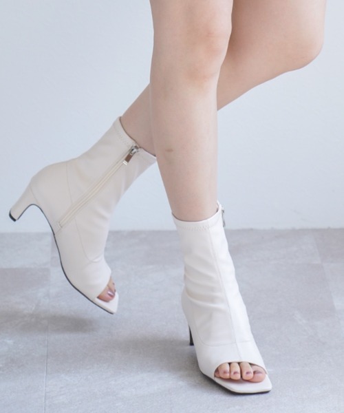 VIVIAN（ヴィヴィアン）の「オープントゥストレッチショートブーツ（ブーツ・レディース・グレー系その他7/ブラック/アイボリー・L/S/M）」の6枚目の写真