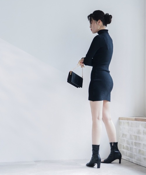 VIVIAN（ヴィヴィアン）の「オープントゥストレッチショートブーツ（ブーツ・レディース・グレー系その他7/ブラック/アイボリー・L/S/M）」の17枚目の写真