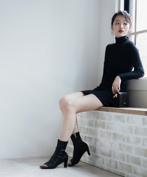 VIVIAN（ヴィヴィアン）の「オープントゥストレッチショートブーツ（ブーツ・レディース・グレー系その他7/ブラック/アイボリー・L/S/M）」の19枚目の写真