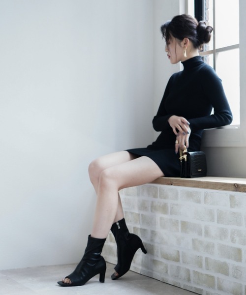 VIVIAN（ヴィヴィアン）の「オープントゥストレッチショートブーツ（ブーツ・レディース・グレー系その他7/ブラック/アイボリー・L/S/M）」の20枚目の写真