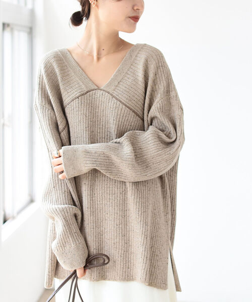 B:MING by BEAMS(ビーミングバイビームス)の「B:MING by BEAMS / ネップ リブ Vネック プルオーバー(ニット/セーター・レディース・チャコールグレー/ベージュ/ナチュラル・ONE SIZE)」の1枚目の写真