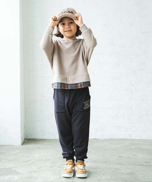 PAIRMANON STREET（ペアマノンストリート）の「【PAIRMANON STREET】【裏起毛じゃない毛玉知らずスウェット】選べる2デザインユニセックスジョガーパンツ（その他パンツ・キッズ・ブルー系その他3/ブラック/モカ/グレイッシュベージュ/チャコール/グレー/ブラック系その他2/グレー系その他2/ダークブルー・100/130/140/150/110/120/90）」の22枚目の写真