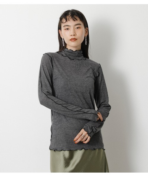 crie conforto（クリーコンフォルト）の「メローハイネックプルオーバー（ニット/セーター・レディース・チャコールグレー/ブラック/サックスブルー/アイボリー・SMALL/MEDIUM/LARGE）」の4枚目の写真