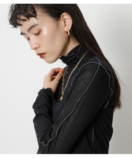 crie conforto（クリーコンフォルト）の「メローハイネックプルオーバー（ニット/セーター・レディース・チャコールグレー/ブラック/サックスブルー/アイボリー・SMALL/MEDIUM/LARGE）」の5枚目の写真