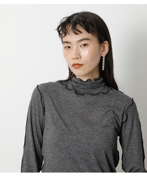 crie conforto（クリーコンフォルト）の「メローハイネックプルオーバー（ニット/セーター・レディース・チャコールグレー/ブラック/サックスブルー/アイボリー・SMALL/MEDIUM/LARGE）」の6枚目の写真