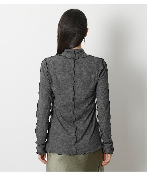 crie conforto（クリーコンフォルト）の「メローハイネックプルオーバー（ニット/セーター・レディース・チャコールグレー/ブラック/サックスブルー/アイボリー・SMALL/MEDIUM/LARGE）」の9枚目の写真