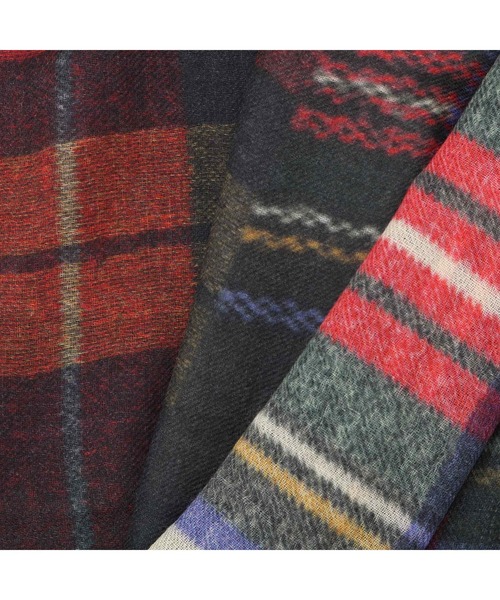 Glen Prince(グレンプリンス)の「【GLEN PRINCE(グレン プリンス)】 ストール ハーフチェック柄(ストール/ショール・レディース・グリーン/レッド・FREE)」の3枚目の写真