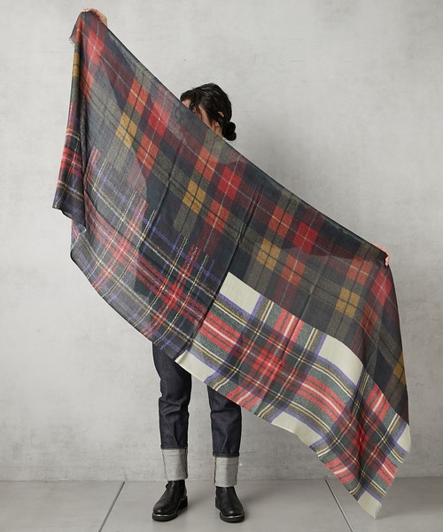 Glen Prince(グレンプリンス)の「【GLEN PRINCE(グレン プリンス)】 ストール ハーフチェック柄(ストール/ショール・レディース・グリーン/レッド・FREE)」の13枚目の写真