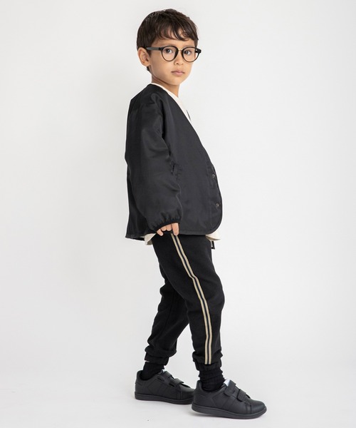 BRANSHES（ブランシェス）の「【裏ボア】ノーカラーライトジャケット（ノーカラージャケット・キッズ・カーキオリーブ/ブラック・110/100/150/130/140/90/120）」の16枚目の写真