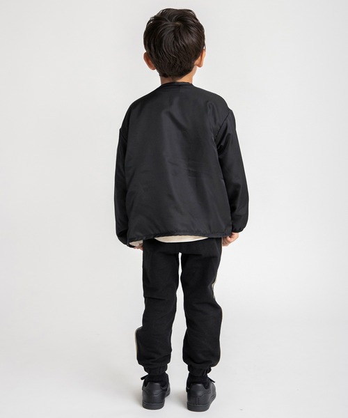 BRANSHES（ブランシェス）の「【裏ボア】ノーカラーライトジャケット（ノーカラージャケット・キッズ・カーキオリーブ/ブラック・110/100/150/130/140/90/120）」の17枚目の写真