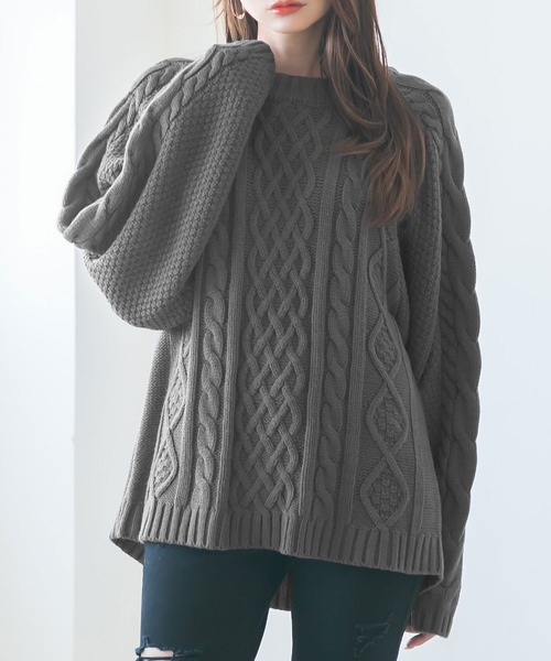 Newlyme(ニューリーミー)の「ラグランケーブルオーバーニット(ニット/セーター・レディース・チャコールグレー/グリーン/アイボリー/ライラック・M-L)」の2枚目の写真