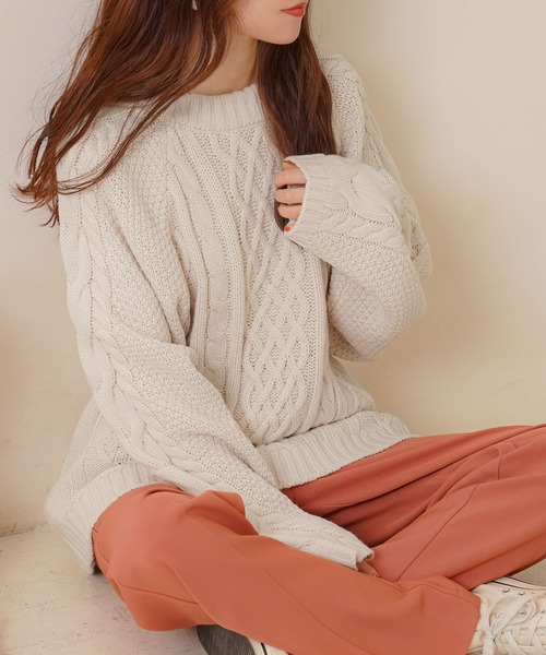 Newlyme(ニューリーミー)の「ラグランケーブルオーバーニット(ニット/セーター・レディース・チャコールグレー/グリーン/アイボリー/ライラック・M-L)」の1枚目の写真