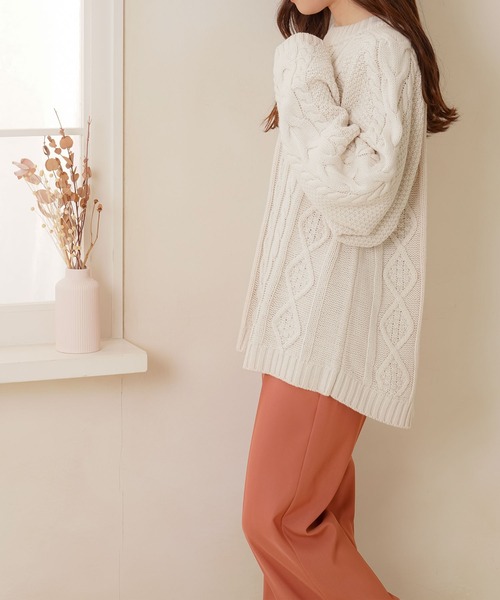 Newlyme(ニューリーミー)の「ラグランケーブルオーバーニット(ニット/セーター・レディース・チャコールグレー/グリーン/アイボリー/ライラック・M-L)」の17枚目の写真