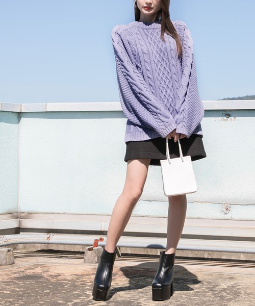 Newlyme(ニューリーミー)の「ラグランケーブルオーバーニット(ニット/セーター・レディース・チャコールグレー/グリーン/アイボリー/ライラック・M-L)」の7枚目の写真