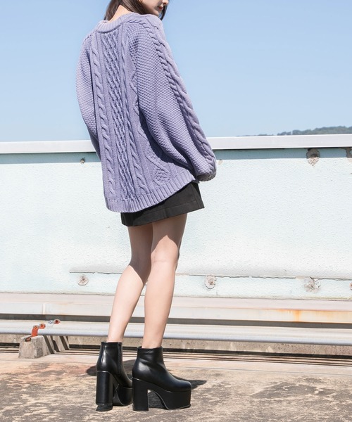 Newlyme(ニューリーミー)の「ラグランケーブルオーバーニット(ニット/セーター・レディース・チャコールグレー/グリーン/アイボリー/ライラック・M-L)」の15枚目の写真