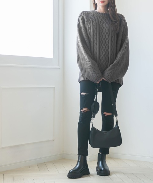 Newlyme(ニューリーミー)の「ラグランケーブルオーバーニット(ニット/セーター・レディース・チャコールグレー/グリーン/アイボリー/ライラック・M-L)」の14枚目の写真