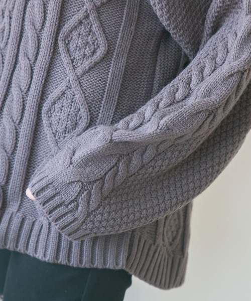 Newlyme(ニューリーミー)の「ラグランケーブルオーバーニット(ニット/セーター・レディース・チャコールグレー/グリーン/アイボリー/ライラック・M-L)」の8枚目の写真