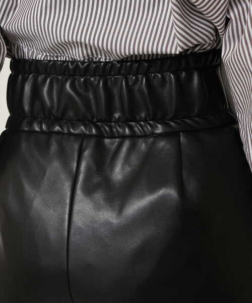 N.（N. Natural Beauty Basic）（エヌエヌナチュラルビューティーベーシック）の「フェイクレザースリムストレートパンツ（その他パンツ・レディース・ブラック・MEDIUM）」の13枚目の写真