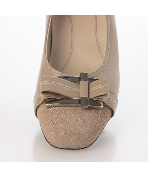 Riz raffinee（リズラフィーネ）の「【3E】バックリボンモチーフパンプス（パンプス・レディース・ベージュ/ブラック/ダークグレー/デザートカモ/ダークベージュ/タイガーカモ/ブラック系その他/ネイビー/トップグレー/その他10・22.5cm/23cm/23.5cm/24cm/24.5cm/22cm）」の15枚目の写真