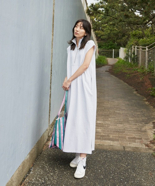 Auntie Rosa Holiday（アンティローザホリデー）の「ハーフZIP