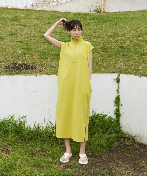 Auntie Rosa Holiday（アンティローザホリデー）の「ハーフZIP