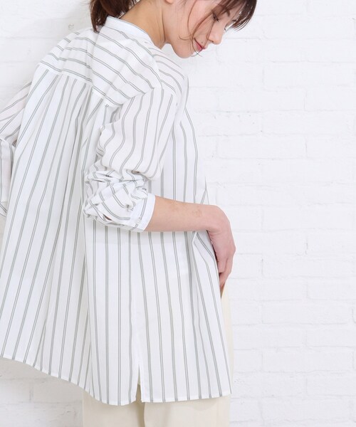 SHOO・LA・RUE(シューラルー)の「◆【2点セット】バンドカラーシャツ+タンクトップ(シャツ/ブラウス・レディース・ライトグリーン系2/イエロー系2/ピンク系7/ブルー系7・02/03/04)」の2枚目の写真