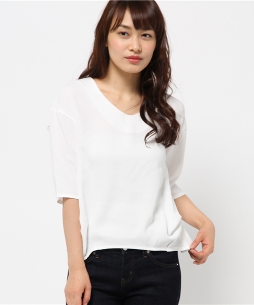 OUTLET（アウトレット）の「【DouDou】七分袖サイドタックVブラウス（シャツ/ブラウス・レディース・オフホワイト/サックスブルー/ネイビー・FREE）」の2枚目の写真
