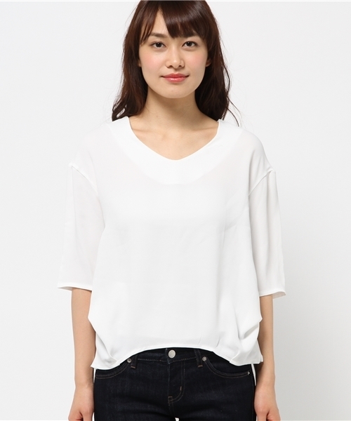 OUTLET（アウトレット）の「【DouDou】七分袖サイドタックVブラウス（シャツ/ブラウス・レディース・オフホワイト/サックスブルー/ネイビー・FREE）」の4枚目の写真