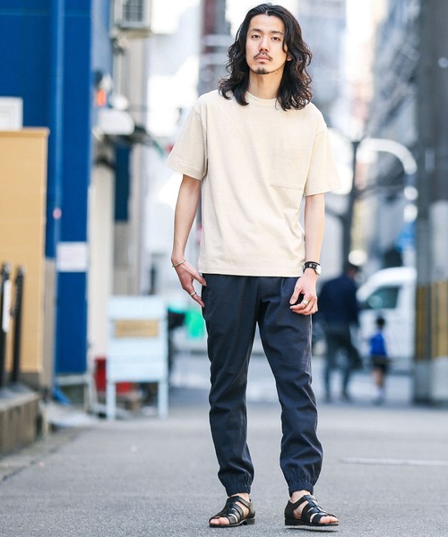URBAN RESEARCH Sonny Label（アーバンリサーチサニーレーベル）の「コットンリネン天竺Tシャツ（Tシャツ/カットソー・メンズ・チャコールグレー/ブラウン/グリーン/ナチュラル・MEDIUM/LARGE）」の5枚目の写真
