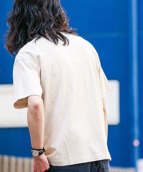 URBAN RESEARCH Sonny Label（アーバンリサーチサニーレーベル）の「コットンリネン天竺Tシャツ（Tシャツ/カットソー・メンズ・チャコールグレー/ブラウン/グリーン/ナチュラル・MEDIUM/LARGE）」の6枚目の写真