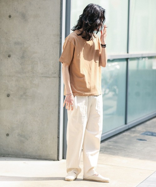 URBAN RESEARCH Sonny Label（アーバンリサーチサニーレーベル）の「コットンリネン天竺Tシャツ（Tシャツ/カットソー・メンズ・チャコールグレー/ブラウン/グリーン/ナチュラル・MEDIUM/LARGE）」の11枚目の写真