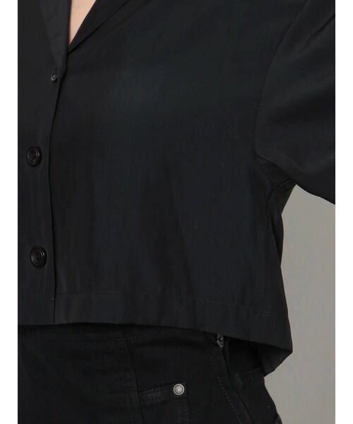 EMODA（エモダ）の「ボックスワイドシアーシャツ（シャツ/ブラウス・レディース・ブラック/ベージュ/イエロー/ブルー・FREE）」の21枚目の写真