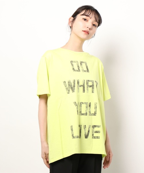 GOLDEN GOOSE（ゴールデングース）の「GOLDEN GOOSE T-shirt yellow with "DO WHAT YOU LOVE" big logo print（Tシャツ/カットソー・レディース・イエロー系その他・SMALL/MEDIUM）」の2枚目の写真