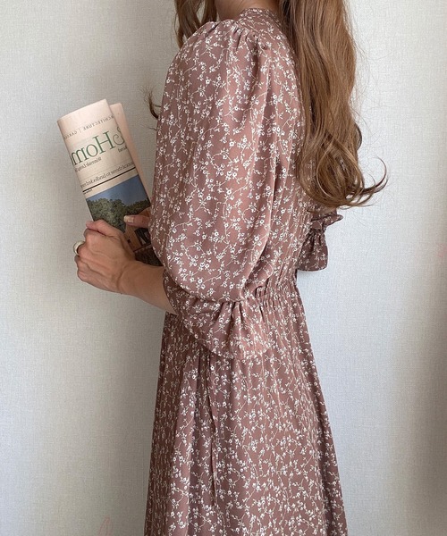 【24年製】MaxMara WEEKEND 花柄ボリュームスリーブワンピース 24年製】MaxMara WEEKEND 花柄ボリュームスリーブワンピース