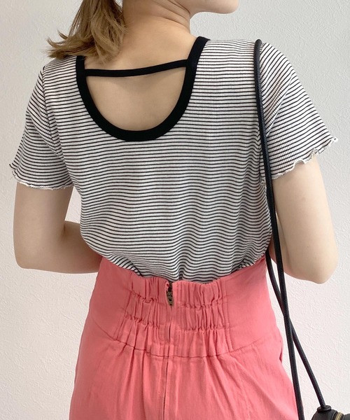 w closet（ダブルクローゼット）の「クルーネックバックシャンクロップドTシャツ（Tシャツ/カットソー・レディース・オフホワイト/ピンク系その他/カーキ/ブラック/ライム/オレンジ/ホワイト×ブラック/ライトピンク・FREE）」の3枚目の写真