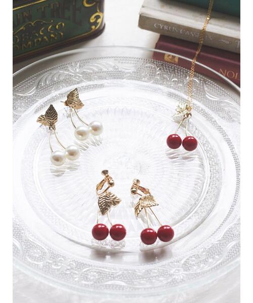 Maison de FLEUR（メゾンドフルール）の「サクランボピアス（ピアス（両耳用）・レディース・ホワイト/レッド・FREE）」の8枚目の写真