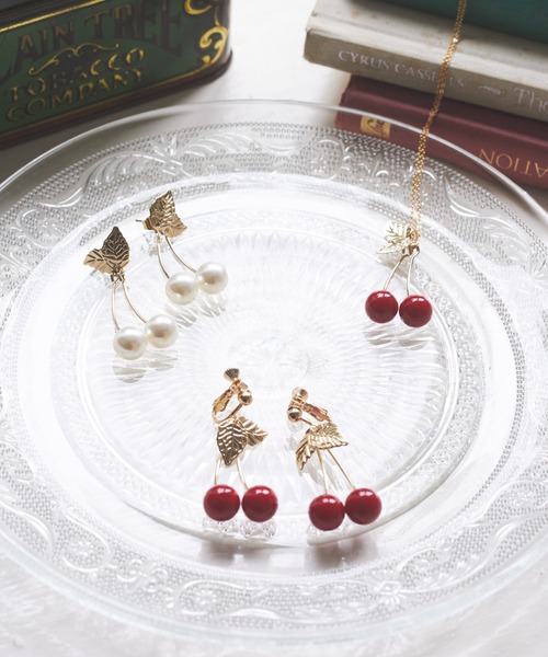 Maison de FLEUR（メゾンドフルール）の「サクランボピアス（ピアス（両耳用）・レディース・ホワイト/レッド・FREE）」の9枚目の写真