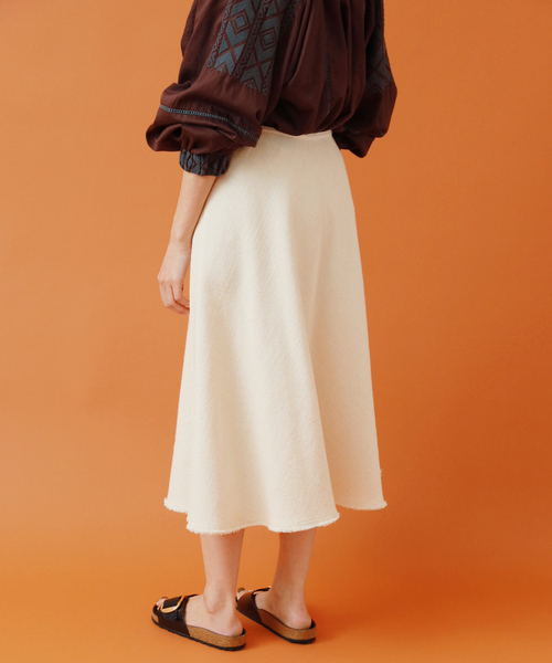 IENA(イエナ)の「maison * Balli コットンツイード ミディスカート(スカート・レディース・アイボリー・40/38/36)」の18枚目の写真