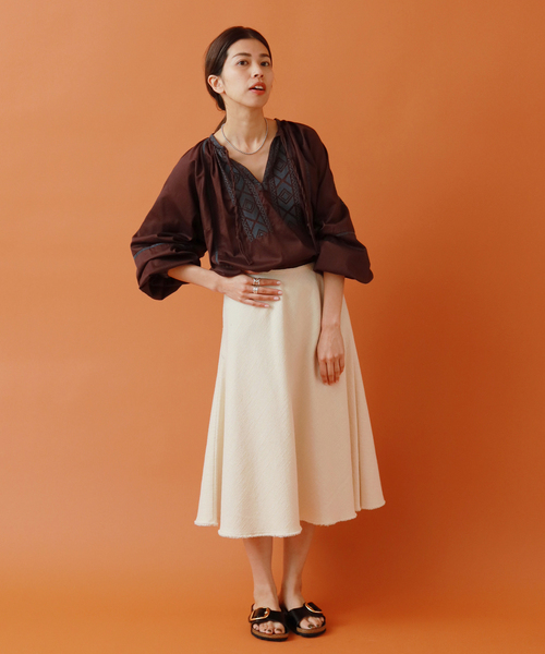 IENA(イエナ)の「maison * Balli コットンツイード ミディスカート(スカート・レディース・アイボリー・40/38/36)」の15枚目の写真