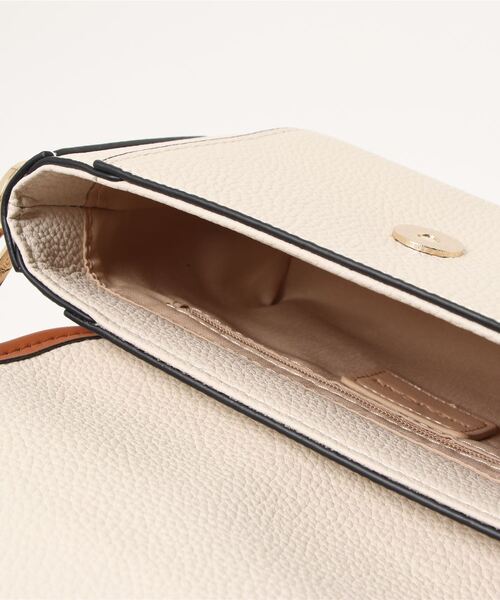 SAISON DE PAPILLON（セゾンドパピヨン）の「コンパクト　本革ショルダーバッグ バイカラー配色 高級感 レザー（ショルダーバッグ・レディース・オフホワイト・フリー）」の20枚目の写真