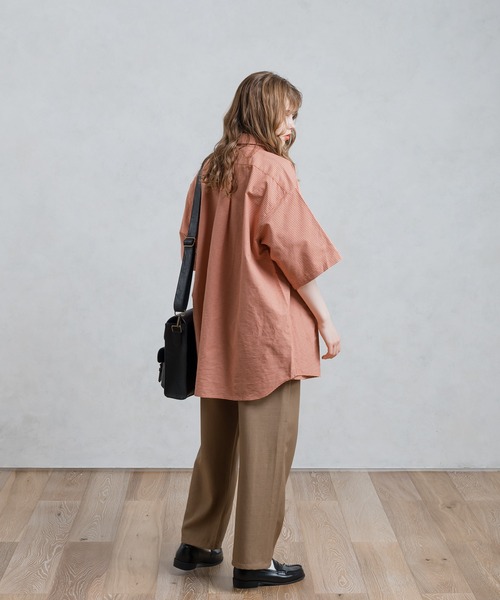 MUHET（ミュエータ）の「イニシャルプレートタックテーパードパンツ（スラックス・レディース・ブラウン/ブルー系その他/イエロー系その他・SMALL/MEDIUM/X-LARGE）」の13枚目の写真