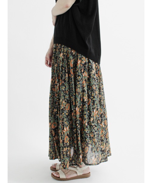 Samansa Mos2 blue（サマンサモスモスブルー）の「エスニック花柄ギャザースカート（スカート・レディース・ブラック/ネイビー/グレー・ﾌﾘ-）」の13枚目の写真