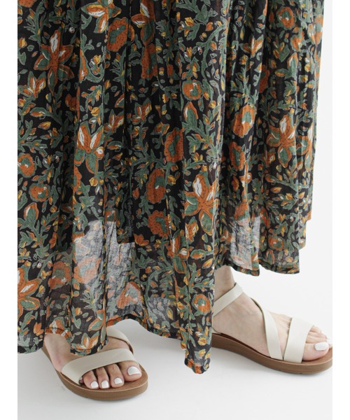 Samansa Mos2 blue（サマンサモスモスブルー）の「エスニック花柄ギャザースカート（スカート・レディース・ブラック/ネイビー/グレー・ﾌﾘ-）」の16枚目の写真