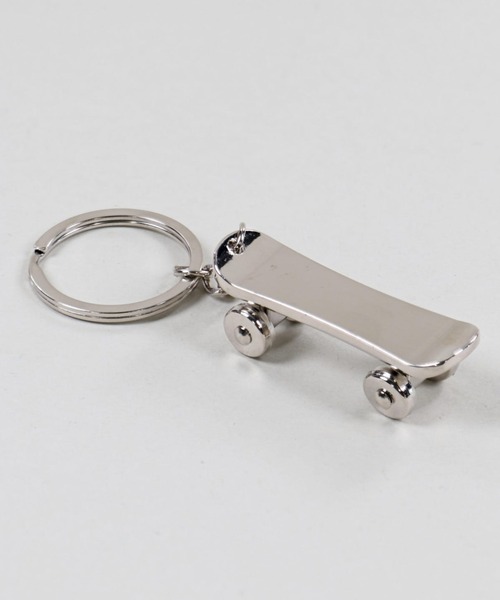 スケートボードデザイン キーホルダー（キーホルダー）｜SPINNS