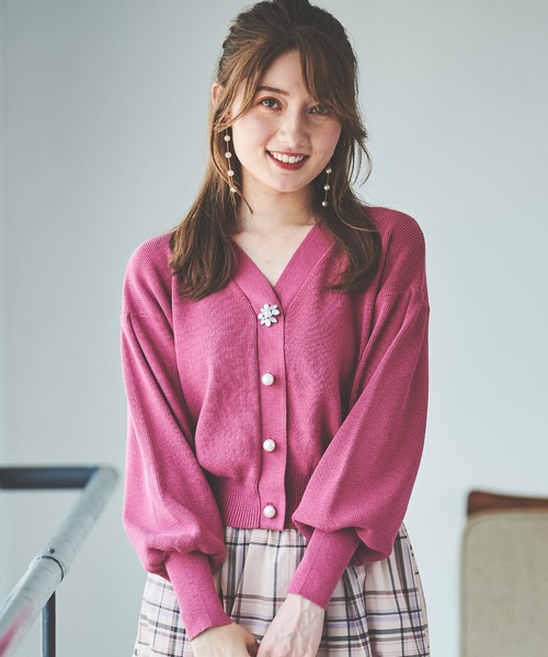 31 Sons de mode(トランテアン ソン ドゥ モード)の「ビジューパールコンビクロップドカーディガン(カーディガン/ボレロ・レディース・ブラック/オフホワイト/ピンク・36)」の1枚目の写真