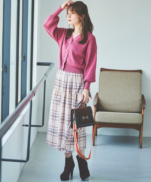 31 Sons de mode(トランテアン ソン ドゥ モード)の「ビジューパールコンビクロップドカーディガン(カーディガン/ボレロ・レディース・ブラック/オフホワイト/ピンク・36)」の8枚目の写真